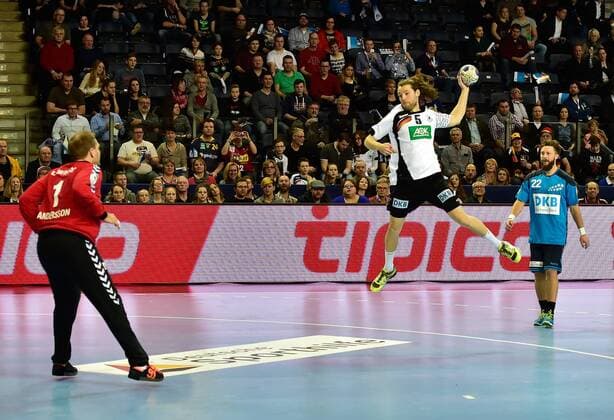 Handball, All Star Game in Nürnberg, Deutschland - Bundesliga All Stars 05.02.2016 - Handball - DKB Handball Bundesliga - All Star Day Nürnberg - All Star Game : Nationalmannschaft Nationalteam Deutschland - All Star Team 2016 - DaMa - Mattias Andersson ( All Star Team 2016 ) Johannes Sellin ( Deutschland )