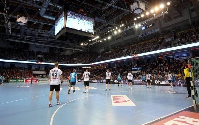 Handball, All Star Game in Nürnberg, Deutschland - Bundesliga All Stars 05.02.2016 - Handball - DKB Handball Bundesliga - All Star Day Nürnberg - All Star Game : Nationalmannschaft Nationalteam Deutschland - All Star Team 2016 - DaMa - Zahlreiche Zuschauer Publikum Fans in der Arena