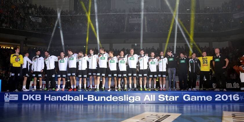 05.02.2016 - Handball - DKB Handball Bundesliga - All Star Day Nürnberg - All Star Game : Nationalmannschaft Nationalteam Deutschland - All Star Team 2016 - DaMa - Gruppenbild Mannschaftsbild Teambild der Deutschen Nationalmannschaft nach Spielende