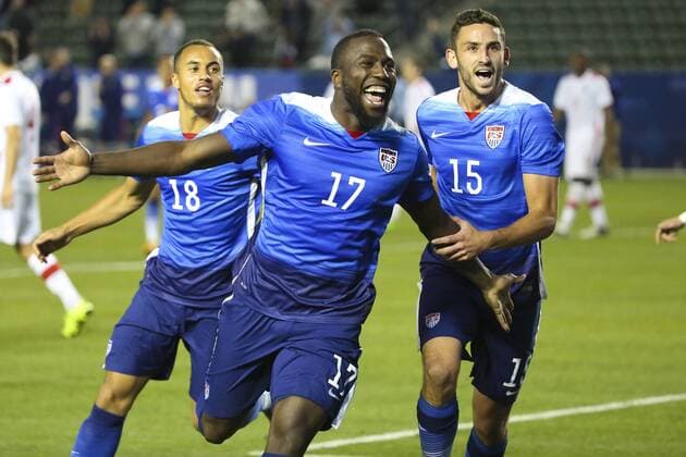 Bilder des Tages - SPORT Fußball, USA gewinnt Test gegen Kanada February 5, 2015: USA Jozy Altidore 17 celebrates his game winning goal late in the game as Steve Birnbaum 15 and Jerome Kiesewetter 18 follow in the celebration in the game between the Canada and U.S.A., Stub Hub Center in Carson, CA. USA. Photographer: SOC 2016: Canada vs U.S.A. FEB 05 - ZUMAc04_