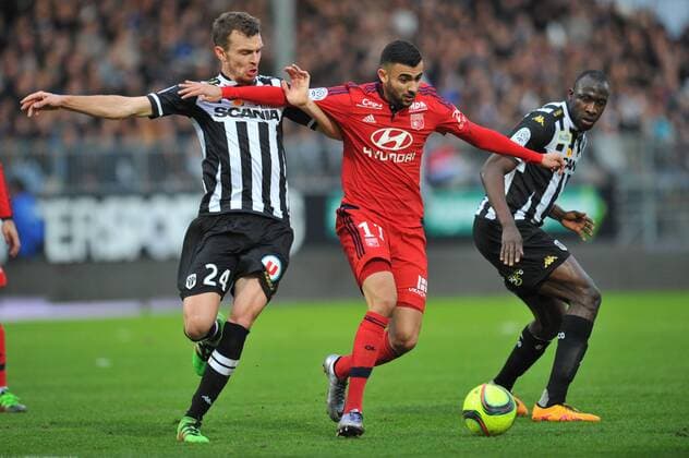 Romain THOMAS (sco) - Cheikh NDOYE (sco) - Rachid GHEZZAL (ol) FOOTBALL : SCO Angers vs Olympique Lyon - Ligue 1 - 06 02 2016 LECOEUR FEP Panoramic 