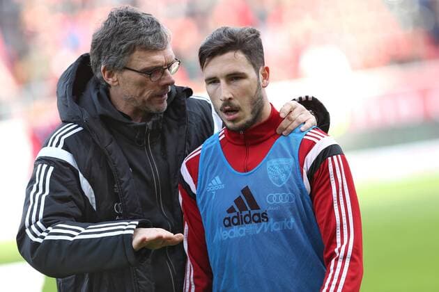 1. Bundesliga - Fußball - FC Ingolstadt 04 - FC Augsburg - Co-Trainer Michael Henke (FCI) und Mathew Leckie (7, FCI) 1. BL - FC Ingolstadt 04 Saison 2015 2016 FC Augsburg