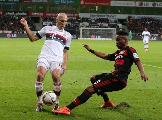 1.Fussball Bundesliga : Bayer 04 Leverkusen--FC Bayern München 20.Spieltag Arjen Robben (BM), Wendell (BL). 1.Bundesliga : Bayer 04 Leverkusen--FC Bayern München 20.Spieltag