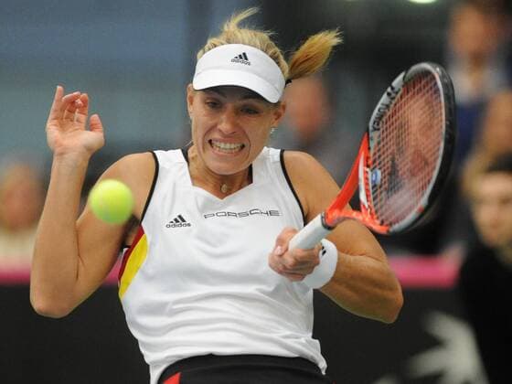 Leipzig Die deutsche Tennisspielerin Angelique Kerber (GER) beim Match gegen Belinda Bencic (SUI) am 07.02.2016 im Fed-Cup-Viertelfinale Deutschland - Schweiz in Leipzig (Sachsen). Copyright: Franzx Eibner-Pressefoto EP_pfz