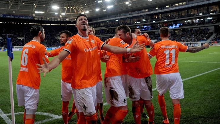 07.02.2016, xfux, Fussball 1.Bundesliga, TSG 1899 Hoffenheim - SV Darmstadt 98, emspor emonline, v.l. Sandro Wagner (SV Darmstadt 98), Slobodan Rajkovic (SV Darmstadt 98) und Spieler von SV Darmstadt 98 Torjubel, Goal celebration, celebrate the goal zum 0:2