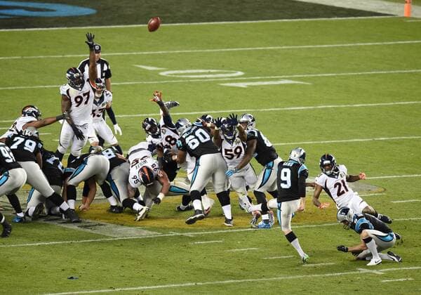 February 7, 2016: K Graham Gano (9) of the Carolina Panthers misses a 44 yard field goal during the second half of Super Bowl 50 between the Denver Broncos and Carolina Panthers played at Levi s Stadium in Santa Clara, California. (Photo by Chris Williams Icon Sportswire) NFL American Football Herren USA FEB 07 Super Bowl 50 - Broncos v Panthers Icon007160207008650 EDITORIAL USE ONLY
