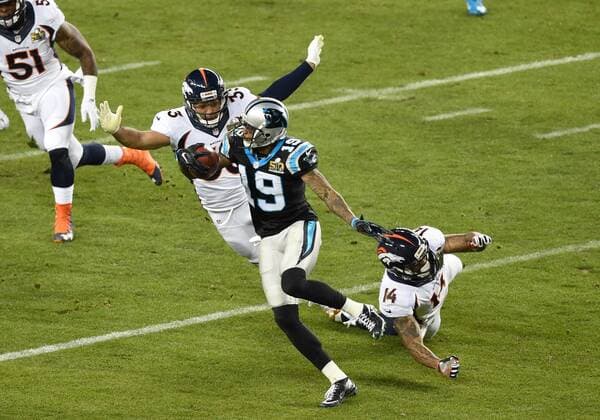 February 7, 2016: WR Ted Ginn Jr. (19) of the Carolina Panthers with a catch during the second half of Super Bowl 50 between the Denver Broncos and Carolina Panthers played at Levi s Stadium in Santa Clara, California. (Photo by Chris Williams Icon Sportswire) NFL American Football Herren USA FEB 07 Super Bowl 50 - Broncos v Panthers Icon007160207009150 EDITORIAL USE ONLY