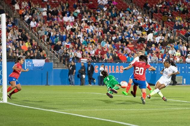 February 10, 2016: United States forward Crystal Dunn (16) scores during the match between the US Women s National Soccer Team and the Costa Rica Women s National Soccer Team during the CONCACAF 2016 Olympic Qualifying at Toyota Stadium, in Frisco, Texas. The US defeated Costa Rica 5-0. Soccer 2016: United States vs Costa Rica FEB 10 - ZUMAc04_