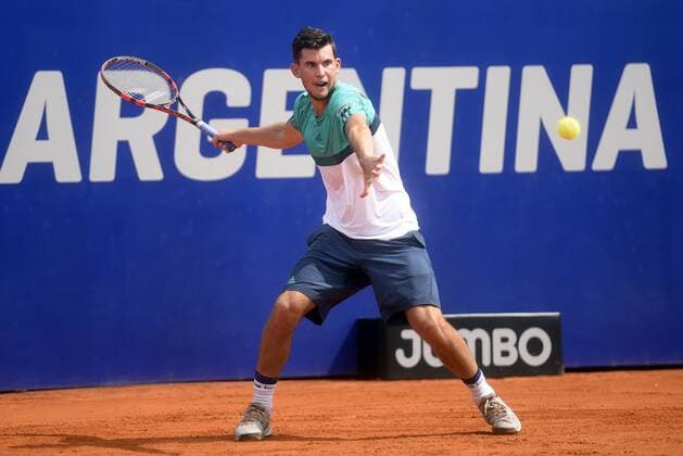 Austrian Dominic Thiemi returns the ball to Spanish Rafel Nadal during the semifinals match of the tennis ATP Tennis Herren Tournament of Buenos Aires, Argentina, 13 February 2016. ATP TOURNAMENT OF BUENOS AIRES !ACHTUNG: NUR REDAKTIONELLE NUTZUNG!  BAS20 20160213-635909931171927103