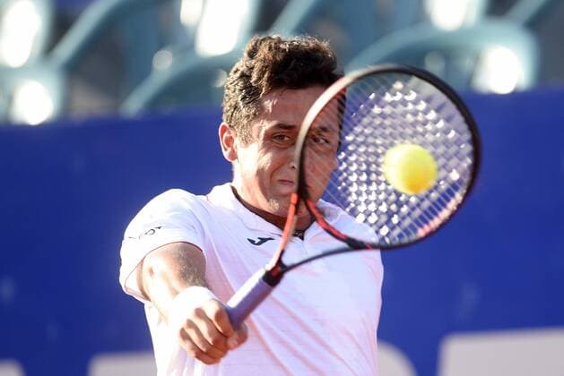 Spanish tennis player Nicolas Almagro returns the ball to countryman David Ferrer during the semifinals match of the tennis ATP Tennis Herren Tournament of Buenos Aires, Argentina, 13 February 2016. ATP TOURNAMENT OF BUENOS AIRES !ACHTUNG: NUR REDAKTIONELLE NUTZUNG!  BAS20 20160213-635910003066838702