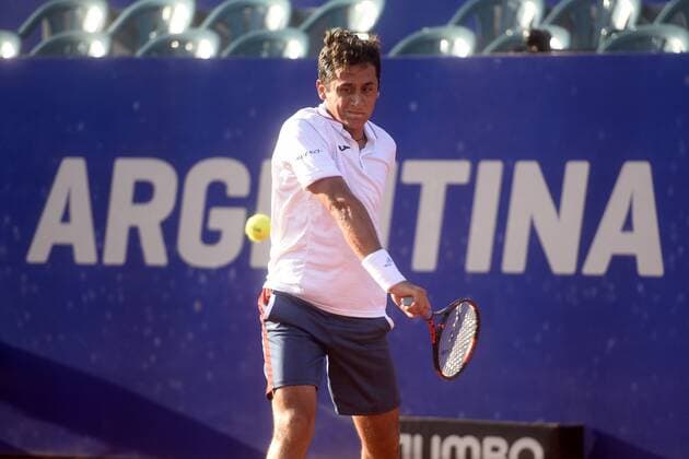 Spanish tennis player Nicolas Almagro returns the ball to countryman David Ferrer during the semifinals match of the tennis ATP Tennis Herren Tournament of Buenos Aires, Argentina, 13 February 2016. ATP TOURNAMENT OF BUENOS AIRES !ACHTUNG: NUR REDAKTIONELLE NUTZUNG!  BAS20 20160213-635910003100846702