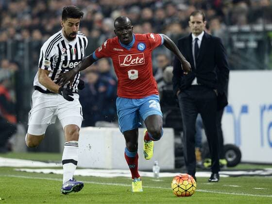 Turin, Italien - Fussball, Serie A, Juventus Turin vs. SSC Napoli: Sami Khedira-Kalidou Koulibaly 