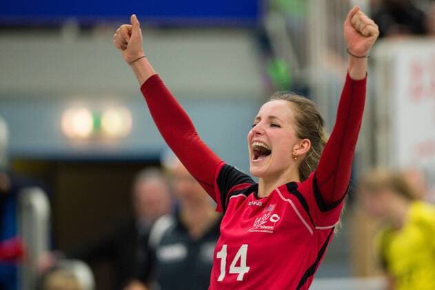 14.02.2016, Halle Berg Fidel, Muenster Volleyball, Bundesliga Frauen, USC Münster Muenster vs. VC Wiesbaden Jubel Linda Dörendahl Doerendahl ( 14 Muenster) Libero