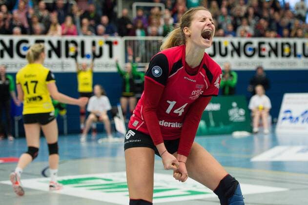 14.02.2016, Halle Berg Fidel, Muenster Volleyball, Bundesliga Frauen, USC Münster Muenster vs. VC Wiesbaden Jubel Linda Dörendahl Doerendahl ( 14 Muenster) Libero