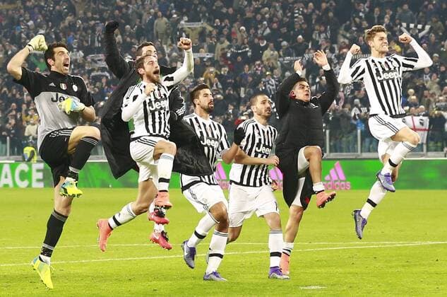 Jubel Juventus, celebration Gianluigi Buffon Juventus, Claudio Marchisio Juventus,Sami Khedira Juventus, Leonardo Bonucci Juventus,Paulo Dybala Juventus,Daniele Rugani Juventus, Football ITA Serie A 2015 2016 Juventus Turin - SSC Napoli cesarexpurini
