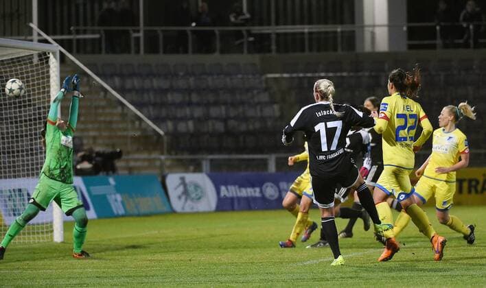 15.02.2016, xjhx, Fussball 1.Bundesliga Damen, 1.FFC Frankfurt - TSG 1899 Hoffenheim, emspor, v.l. Martina Tufekovic (TSG Hoffenheim 1899), Mandy Islacker (1.FFC Frankfurt) Goal scored, Tor zum 2:0