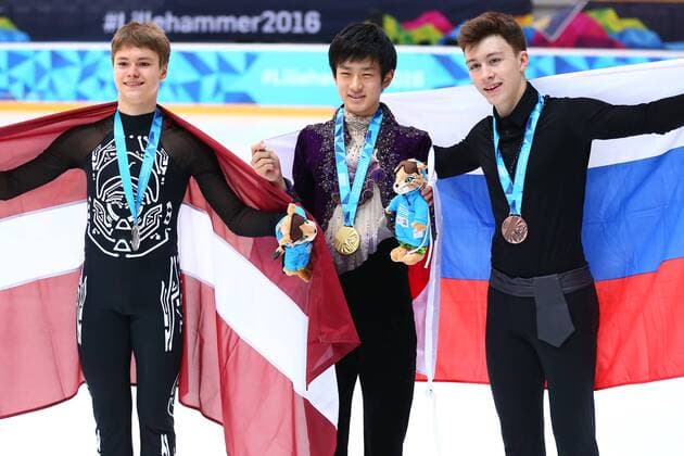 (L-R) Vasiljevs Deniss (LAT), Sota Yamamoto (JPN), Aliev Dmitri (RUS), FEBRUARY 15, 2016 - Figure skating Eiskunstlauf : Men s Medal Ceremony at Hamar Olympic Amphitheatre during the Lillehammer 2016 Winter Youth Olympic Games Olympische Spiele Olympia OS in Lillehammer, Norway. Noxthirdxpartyxsales  (hnnp000554)