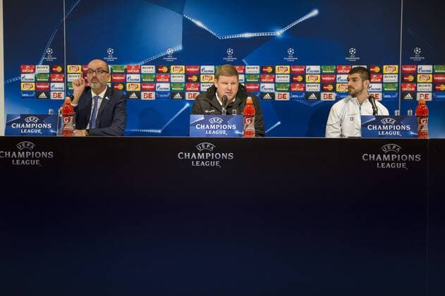 Fußball, Champions League, KAA Gent PK Gent s Marc Van Lysebetten, Gent s head coach Hein Vanhaezebrouck and Gent s Stefan Mitrovic pictured during a press conference PK Pressekonferenz of Belgian first league soccer team KAA Gent, Tuesday 16 February 2016 in Gent. Gent is preparing for the first leg of the 1 8 finals of the UEFA Champions League competition against German club VfL Wolfsburg tomorrow. JASPERxJACOBS  x04793938x