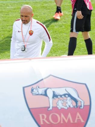 FuÃŸball, Champions League, AS Rom Training 16.02.2016. Rome, Italy. Roma team practise ahead of their UEFA Champions League game versus Real Madrid on Feb 17th in Rome. The coach of A.S. Roma Luciano Spalletti xActivax  ActionPlus11708289