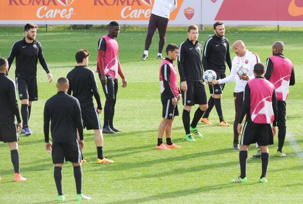 FuÃŸball, Champions League, AS Rom Training 16.02.2016. Rome, Italy. Roma team practise ahead of their UEFA Champions League game versus Real Madrid on Feb 17th in Rome. The coach of A.S. Roma Luciano Spalletti xActivax  ActionPlus11708293