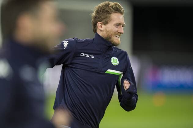 Fußball, Champions League, VfL Wolfsburg Training Wolfsburg s Andre Schurrle pictured in action during a training session of German soccer club VfL Wolfsburg, Tuesday 16 February 2016 in Gent. Wolfsburg is preparing for the first leg of the 1 8 finals of the UEFA Champions League competition against Belgian team KAA Gent tomorrow. JASPERxJACOBS  x04794187x