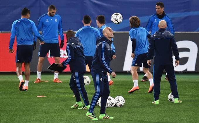 Fußball, Champions League, Real Madrid Training Zinedine Zidane Roma 16-02-2016 Stadio Olimpico, Football, Real Madrid press conference PK Pressekonferenz and training the day before champions league andreaxstaccioli