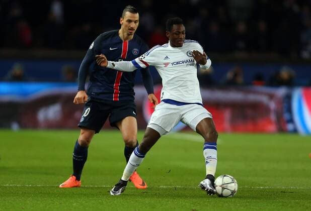 SOCCER - CL, PSG vs Chelsea PARIS,FRANCE,16.FEB.16 - SOCCER - UEFA Champions League, round of 16, Paris Saint-Germain FC vs Chelsea FC. Image shows Zlatan Ibrahimovic (PSG) and Baba Rahman (Chelsea). GEPAxpictures xAMAxsports