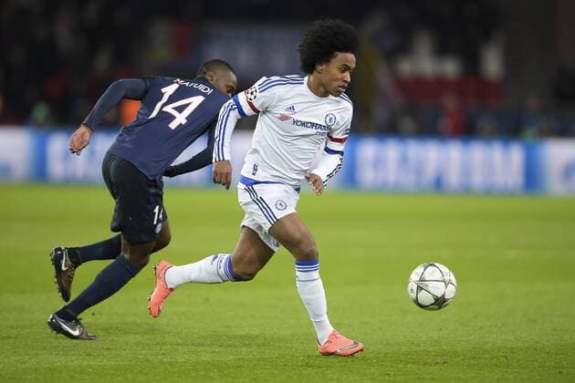 Fußball, Champions League, Paris St. Germain - FC Chelsea Blaise Matuidi (PSG) vs Willian (Chelsea) FOOTBALL : Paris St. Germain - Chelsea FC London - Champions League - Paris - 16 02 2016 JBAutissierx 