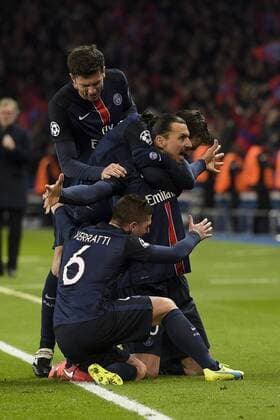 Fußball, Champions League, Paris St. Germain besiegt FC Chelsea Jubel Zlatan Ibrahimovic (PSG) - Torjubel Parisiens FOOTBALL : Paris St. Germain - Chelsea FC London - Champions League - Paris - 16 02 2016 JBAutissierx 