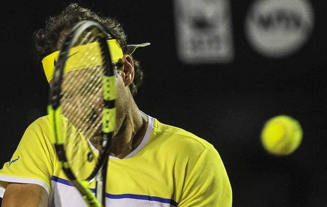Spanish tennis player Rafael Nadal in action against Spanish Pablo Carreno Busta during a Rio de Janeiro Open first round match held in Rio de Janeiro, Brazil, 16 February 2016. RIO DE JANEIRO TENNIS OPEN !ACHTUNG: NUR REDAKTIONELLE NUTZUNG!  BRA01 20160217-635912705762082723