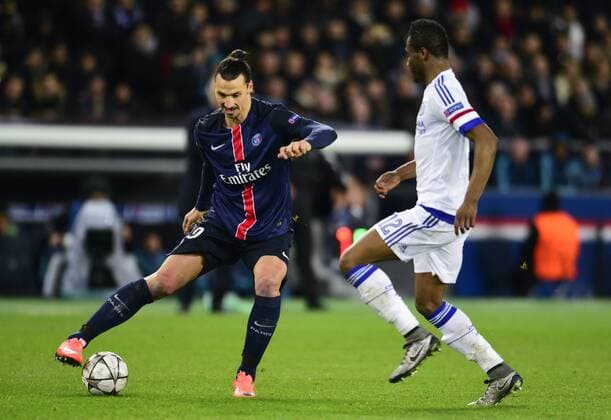 Zlatan Ibrahimovic ( PSG ) - John Obi Mikel ( Chelsea ) - Fussball, Champions League, Paris Saint Germain PSG vs. FC Chelsea - 16 02 2016 FedericoPestellini Panoramic 