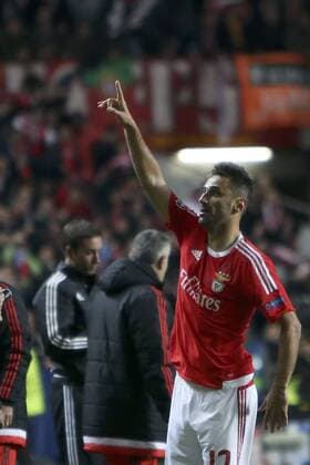 Fußball, Champions League, Benfica Lissabon - FC Zenit St Petersburg Feb 16, 2016 - Lisbon, Portugal - Benfica s forward Jonas celebrates after scoring a goal during the UEFA Champions League round of 16 football match between SL Benfica and FC Zenith at the Luz stadium in Lisbon. Soccer 2016 - Benfica 1-0 Zenit  - ZUMA