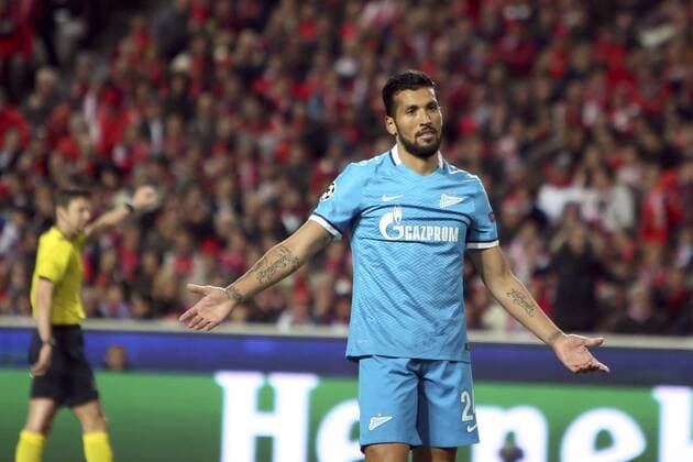 Fußball, Champions League, Benfica Lissabon - FC Zenit St Petersburg Feb 16, 2016 - Lisbon, Portugal - Zenit s defender Ezequiel Garay reacts during the UEFA Champions League round of 16 football match between SL Benfica and FC Zenith at the Luz stadium in Lisbon. Soccer 2016 - Benfica 1-0 Zenit  - ZUMA