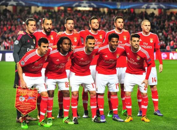 Benfica s players pose for group photo before the first leg of round 16 at the UEFA Champions League soccer match between SL Benfica vs FC Zenit at the Luz stadium in Lisbon, Portugal, on Feb. 16, 2016. Benfica won 1-0. ) (SP)PORTUGAL-LISBON-SOCCER-UEFA CHAMPIONS LEAGUE-BENFICA VS ZENIT ZhangxLiyun 