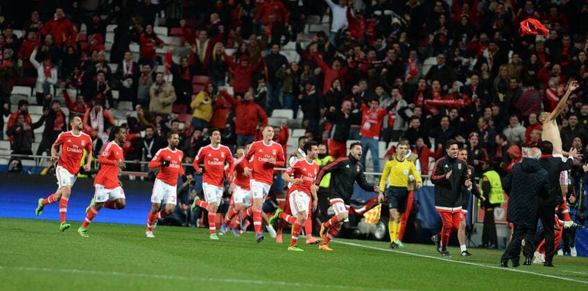Benfica s Jonas (1st R) celebrates his goal during the first leg of round 16 at the UEFA Champions League soccer match between SL Benfica vs FC Zenit at the Luz stadium in Lisbon, Portugal, on Feb. 16, 2016. Benfica won 1-0. ) (SP)PORTUGAL-LISBON-SOCCER-UEFA CHAMPIONS LEAGUE-BENFICA VS ZENIT ZhangxLiyun 