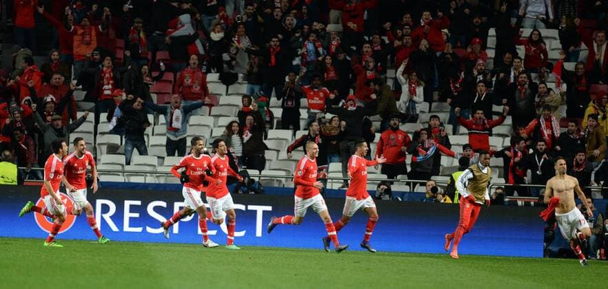 Benfica s Jonas (1st R) celebrates his goal during the first leg of round 16 at the UEFA Champions League soccer match between SL Benfica vs FC Zenit at the Luz stadium in Lisbon, Portugal, on Feb. 16, 2016. Benfica won 1-0. ) (SP)PORTUGAL-LISBON-SOCCER-UEFA CHAMPIONS LEAGUE-BENFICA VS ZENIT ZhangxLiyun 