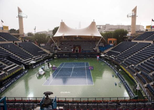 Tennis, WTA-Turnier in Dubai, Regenunterbrechung Dubai Tennis Feature 2016,Hagel und Regensturm,Feature, Tennis - Dubai Tennis Championships 2016 - WTA Tennis Damen - Dubai Duty Free Tennis Stadium - Dubai - - United Arab Emirates - 17 February 2016.