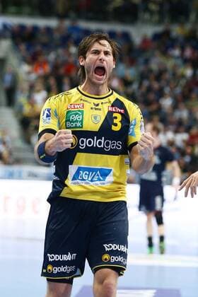 Bilder des Tages - SPORT Mannheim Uwe Gensheimer (Rhein Neckar Loewen) jubelt, Rhein Neckar Loewen vs SG Flensburg-Handewitt, DKB Handball Bundesliga, 17.02.2016, Fotograf Neis Eibner Copyright: Neis Eibner-Pressefoto EP_ANS