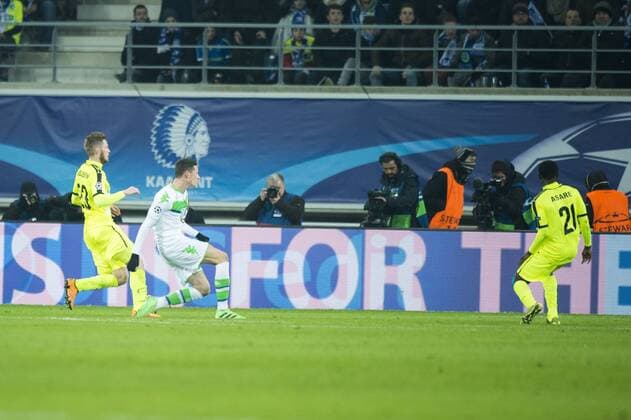 Wolfsburg s Julian Draxler scores a goal during a game between Belgian KAA Gent and German VfL Wolfsburg, a first leg of the 1 8 finals of the UEFA Champions League competition, in Gent, Wednesday 17 February 2016. JASPERxJACOBS  x04794807x