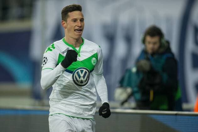 Bilder des Tages - SPORT Gent Julian Draxler (VfL Wolfsburg 10) beim Torjubel nach dem Treffer zum 1:0 beim Champions-League Achtelfinal Hinspiel zwischen KAA Gent und dem VfL Wolfsburg am 17.02.2016, Copyright: Schueler Eibner-Pressefoto EP_JSE