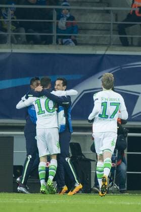 Wolfsburg s Julian Draxler celebrate after scoring during a game between Belgian KAA Gent and German VfL Wolfsburg, a first leg of the 1 8 finals of the UEFA Champions League competition, in Gent, Wednesday 17 February 2016. JASPERxJACOBS  x04794862x