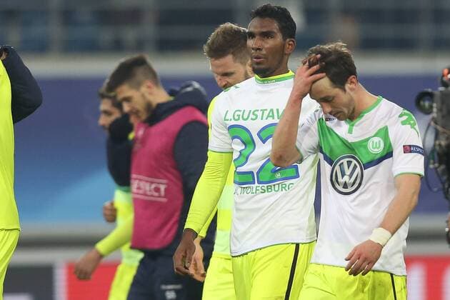 Gent s players look dejected after a game between Belgian KAA Gent and German VfL Wolfsburg, a first leg of the 1 8 finals of the UEFA Champions League competition, in Gent, Wednesday 17 February 2016. BRUNOxFAHY  x04794958x