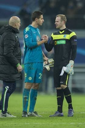 Wolfsburg s goalkeeper Koen Casteels and Gent s goalkeeper Matz Sels pictured after a game between Belgian KAA Gent and German VfL Wolfsburg, a first leg of the 1 8 finals of the UEFA Champions League competition, in Gent, Wednesday 17 February 2016. JASPERxJACOBS  x04794979x