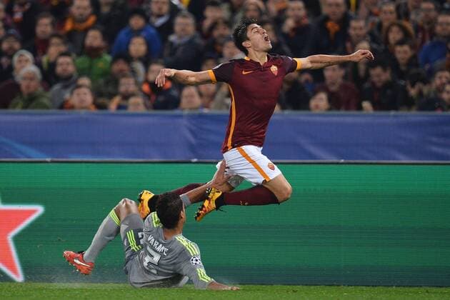 Raphael Varane Real, Diego Perotti Roma Rom 17 02 2016 - Champions League 2015 2016 AS Rom-Real Madrid andreaxstaccioli