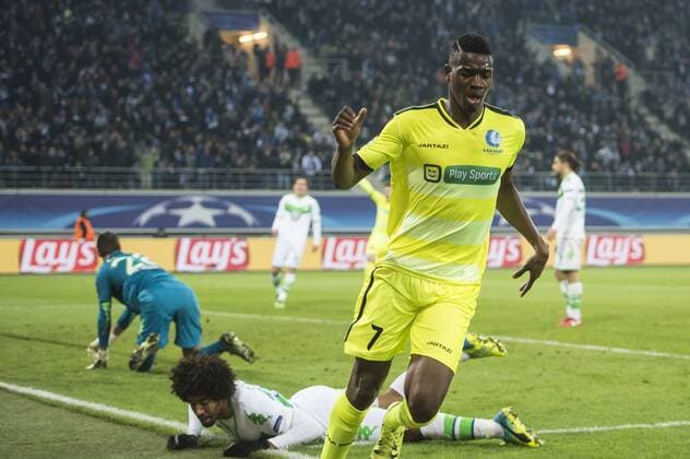 (L-R) goalkeeper Koen Casteels of VFL Wolfsburg, Dante of VFL Wolfsburg, Kalifa Coulibaly of KAA Gent during the UEFA Europa League round of 16 match between KAA Gent and VfL Wolfsburg on February 17, 2016 at the Ghelamco Arena in Gent, Belgium. KAA Gent v VfL Wolfsburg UEFA Europa League 2015 2016 xVIxGerritxvanxKeulenxIVx 4998303