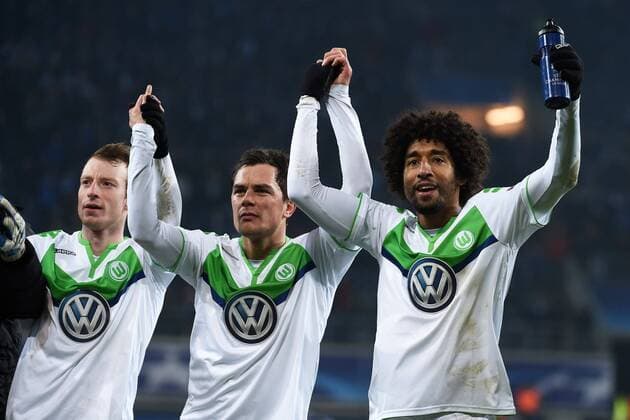Fußball, Champions League, KAA Gent - VfL Wolfsburg Maximilian Arnold midfielder of VfL Wolfsburg - Marcel Schafer defender of VfL Wolfsburg - Dante defender of VfL Wolfsburg joie FOOTBALL : KAA Gent vs VFL Wolfsburg - Champions League 17 02 2016 PHOTONEWS PANORAMIC 