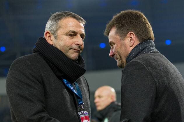Fußball, Champions League, KAA Gent - VfL Wolfsburg Gent Trainer Dieter Hecking (VfL Wolfsburg) und Manager Geschaeftsfuehrer Klaus Allofs (VfL Wolfsburg) beim Champions-League Achtelfinal Hinspiel zwischen KAA Gent und dem VfL Wolfsburg am 17.02.2016, Copyright: Schueler Eibner-Pressefoto EP_JSE