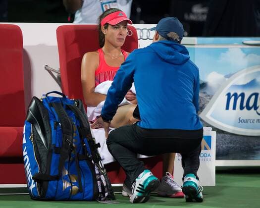 Bilder des Tages - SPORT Trainer Nigel Sears spricht mit Ana Ivanovic (SRB) waehrend der Spielpause, Tennis - Dubai Tennis Championships 2016 - WTA Tennis Damen - Dubai Duty Free Tennis Stadium - Dubai - - United Arab Emirates - 18 February 2016.