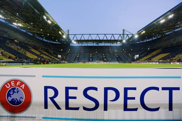 Europa League, Borussia Dortmund vs FC Porto 18.02.2016, Signal Iduna Park, Dortmund, GER, Europa League, Borussia Dortmund vs FC Porto, im Bild Werbebande der UEFA mit Blick in den Signal Iduna Park Respect nphxrauch