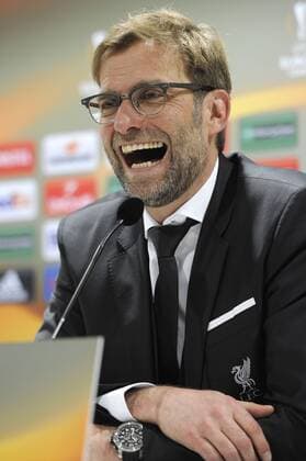 Juergen KLOPP (Trainer Liverpool),lacht,lachen,lachend,optimistisch,gutgelaunt,Einzelbild,angeschnittenes Einzelmotiv,Portraet,Portrait,Porträt.waehrend der Pressekonferenz. FC Augsburg-FC Liverpool 0-0 Fussball Europa League Zwischenrunde am 18.02.2016.